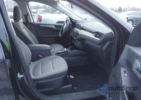 2021 Ford Escape S z USA, uszkodzony, nr VIN 1FMCU9F65MUA33555